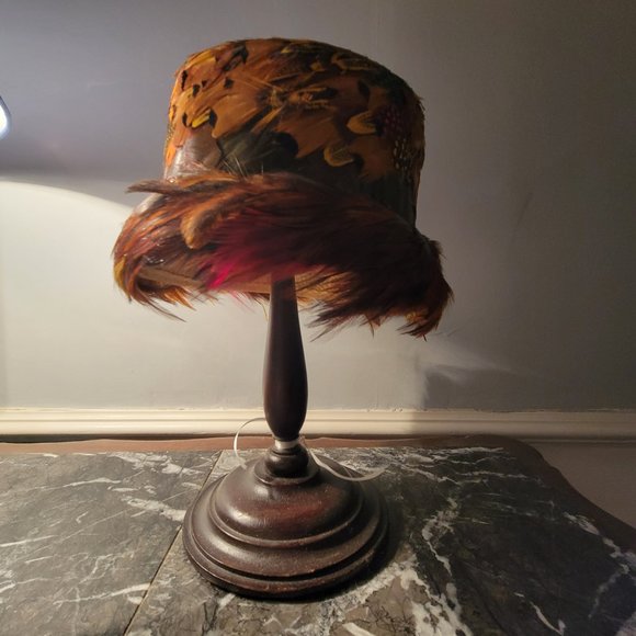 Vintage Feather Hat Circa 1940's - Hills Department Store Manchester NH - Picture 12 of 12